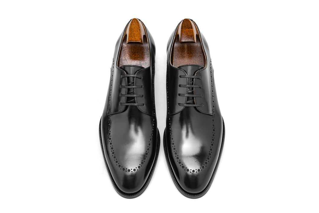 Western Shoes – Where Classic Craftsmanship Meets Modern Elegance.
